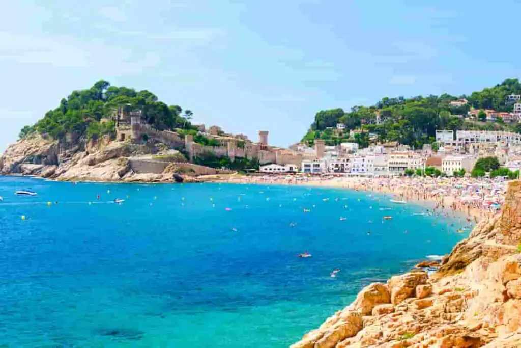 Beach towns in summer Spain, Towns Near Barcelona With A Beach: 11 Surprising Towns [With Beaches], best coastal towns near barcelona, beach resorts near barcelona, cities near barcelona, beach towns near barcelona, barcelona beach, best beach towns near barcelona, barcelona beach resorts
