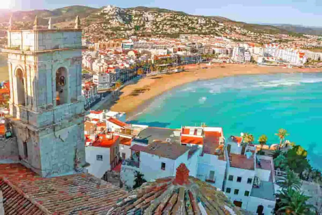 beaches in spain valencia has the beach sun and castles