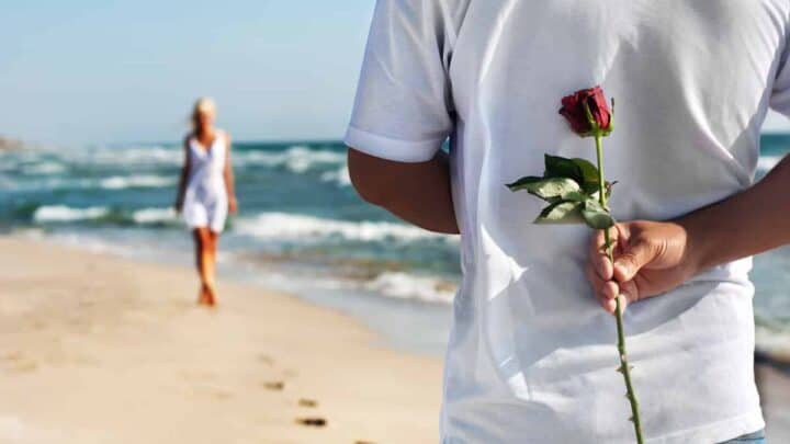 Beach Activities for Couples - Day or Evening Date (Plus Scenario Ideas!)