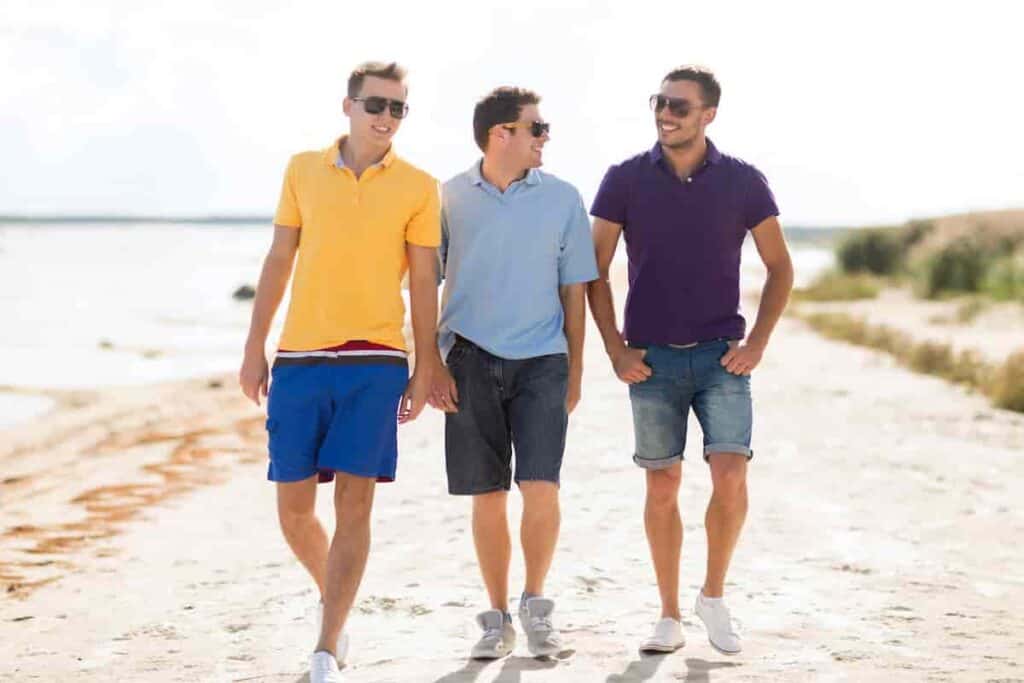 beach outfits for guys include shorts and t shirt so look stylish with mens outfits