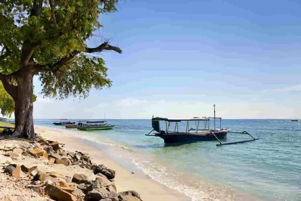 White Rock Beach Philippines-Amazing Waterpark Plus List Of Nearby Beaches