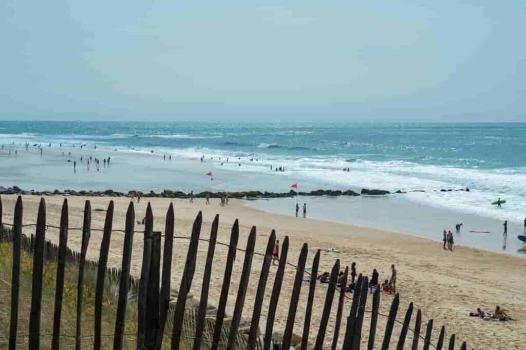 Nearby beaches in beach towns near Bordeaux