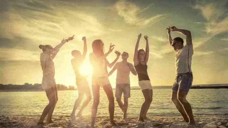 How to Have Fun at the Beach: 31 Fun Activities to Enjoy on the Beach Sports, Water, Sand