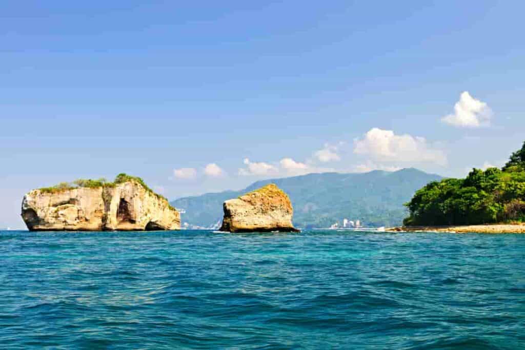 Islands near Puerto Vallarta - Los Arcos