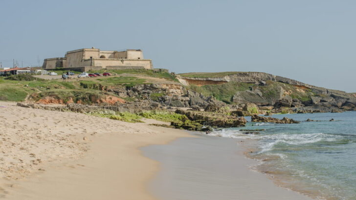 Portugals Coastal Wonders &ndash; 5 [Must See] Beach Towns Near Porto