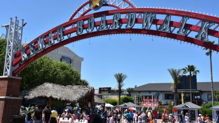 Houston's Coastal Oasis - Uncover The Best Beach Towns Nearby
