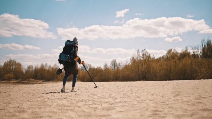 7 Island Beaches For Beachcombing - Treasure Hunting On The Shores Of Paradise