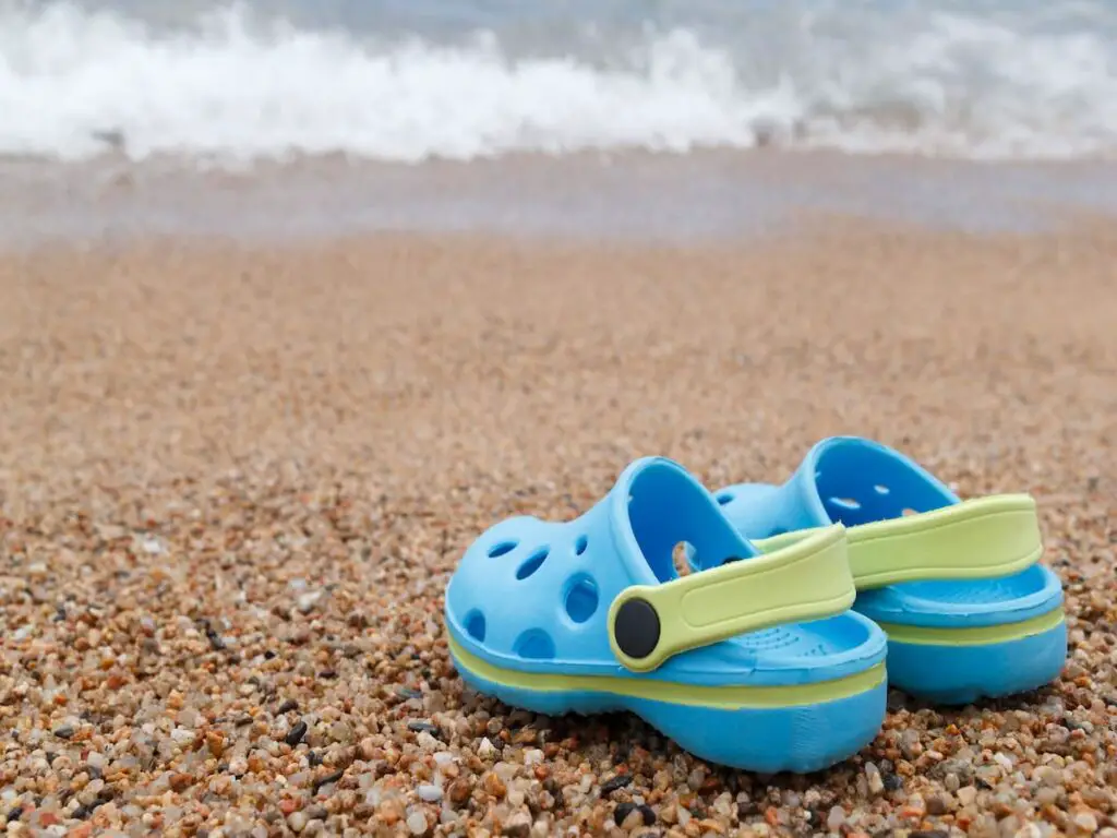 Are crocs good for the beach - great benefits as they are waterproof